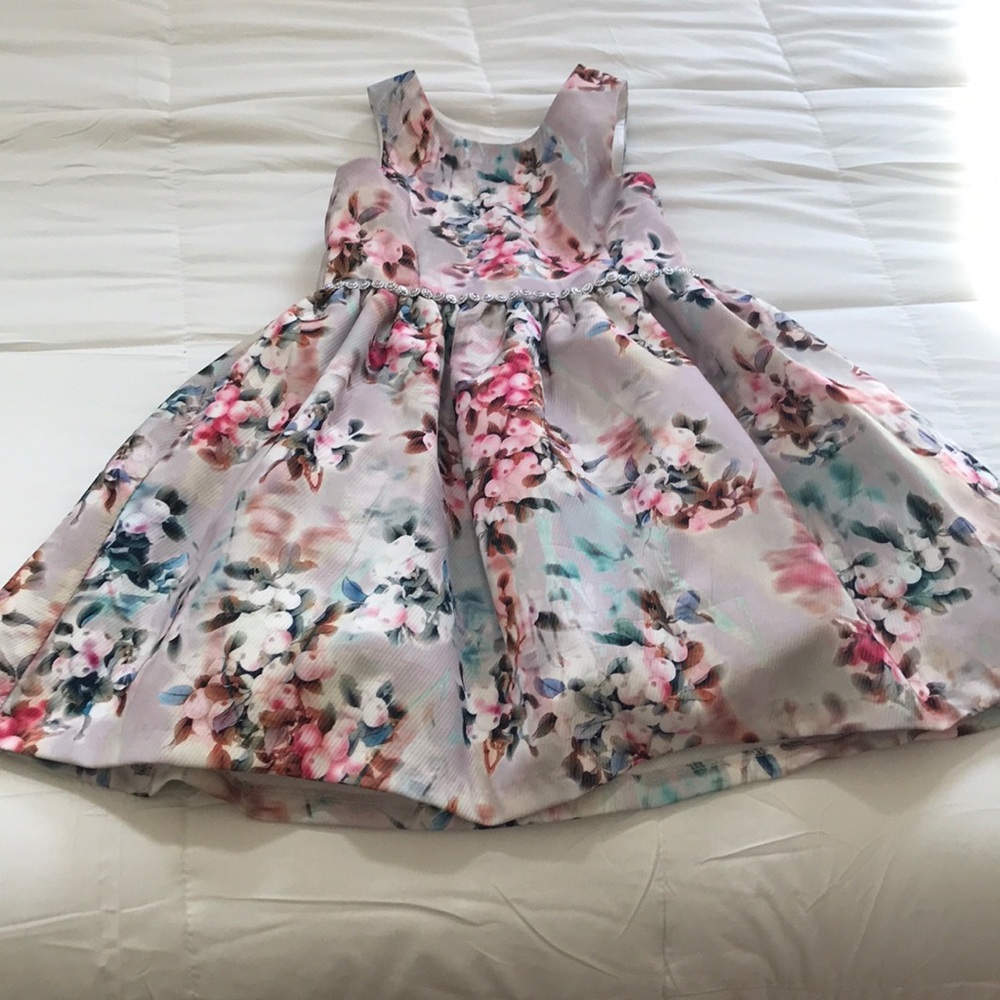 Gorgeous little girl floral dress